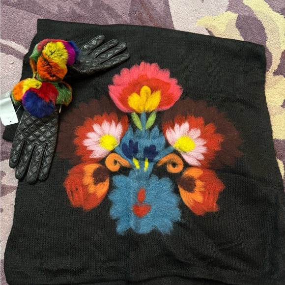 Beautiful Felted wool blend scarf set and leather gloves with rabbit fur trim - Picture 3 of 11